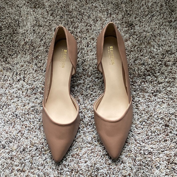 NWOT Kenneth Cole Reaction Nude Pointed Heel Wedge - Picture 1 of 10